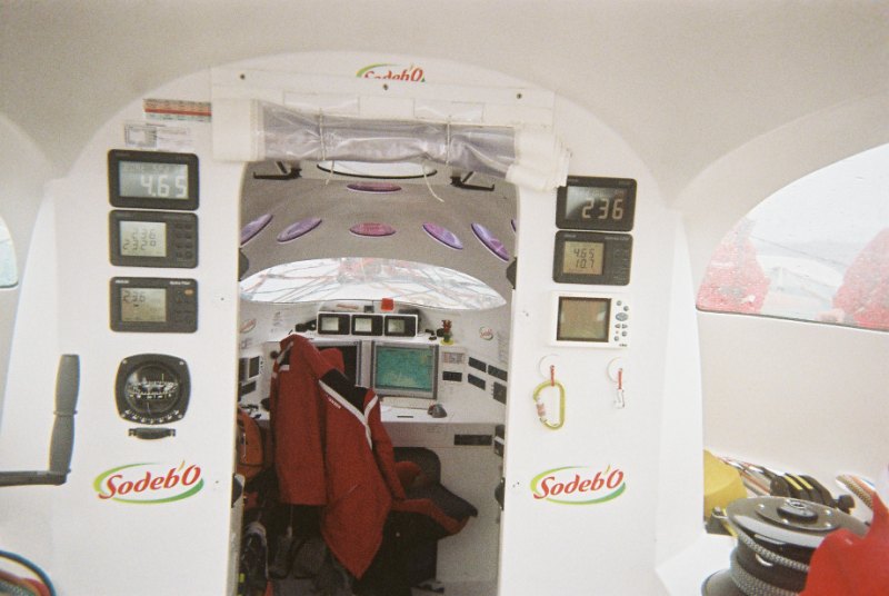 F1000019 [800x600].JPG - la cabine..